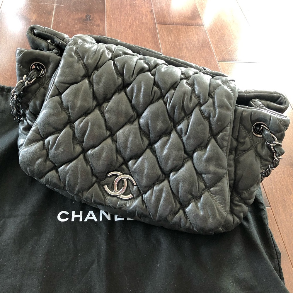 AUTH Chanel Grey Black Silver Bubble Quilted Shoulder Handbag purse Leather Bag
